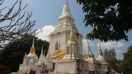 Wat Phu Khao Noi